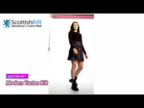 Plaeted plaid utility skirt - Video